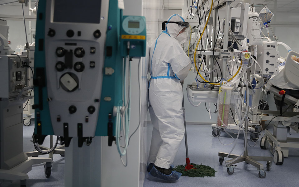 «Δεν σε είδα, δεν σε ξέρω»: Οι αφανείς ήρωες των ΜΕΘ-16