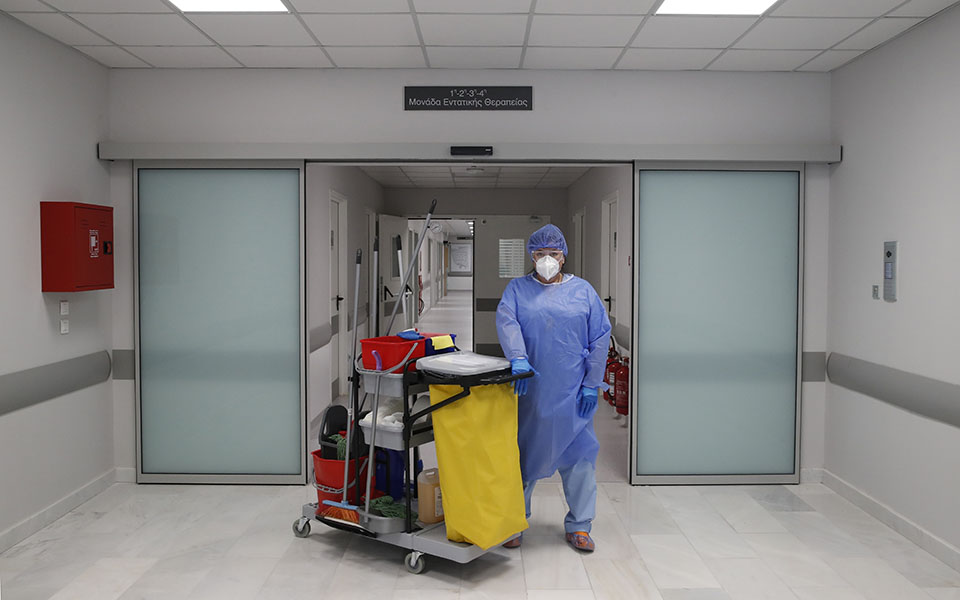 «Δεν σε είδα, δεν σε ξέρω»: Οι αφανείς ήρωες των ΜΕΘ-6