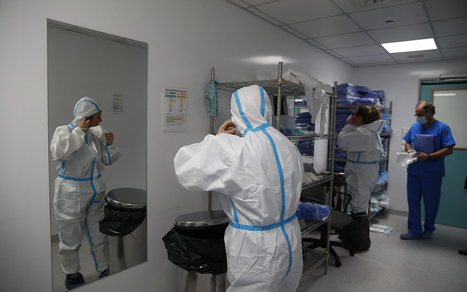 «Δεν σε είδα, δεν σε ξέρω»: Οι αφανείς ήρωες των ΜΕΘ-7