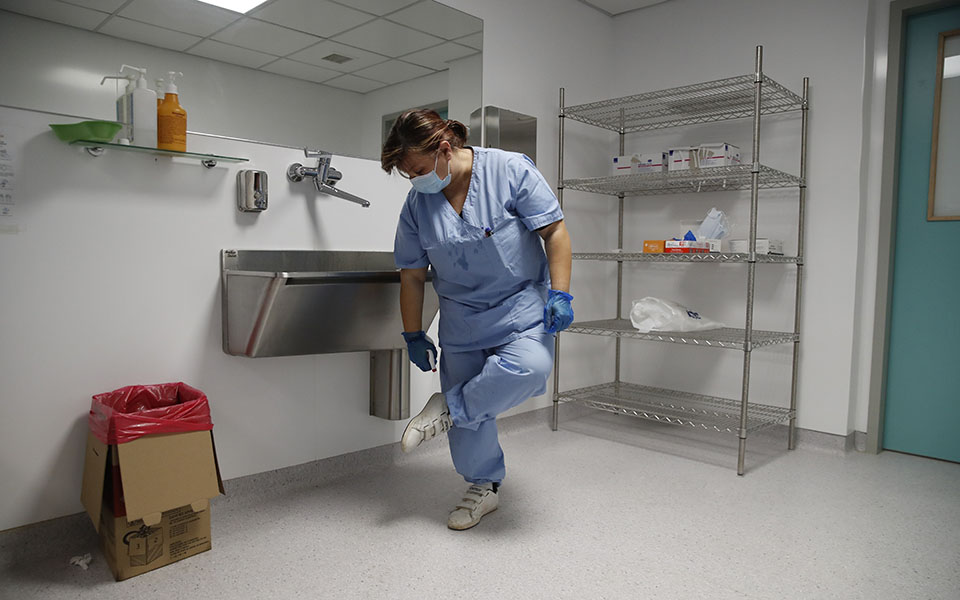 «Δεν σε είδα, δεν σε ξέρω»: Οι αφανείς ήρωες των ΜΕΘ-4