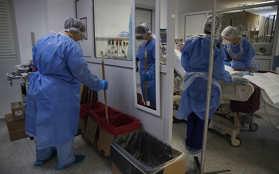 «Δεν σε είδα, δεν σε ξέρω»: Οι αφανείς ήρωες των ΜΕΘ-5