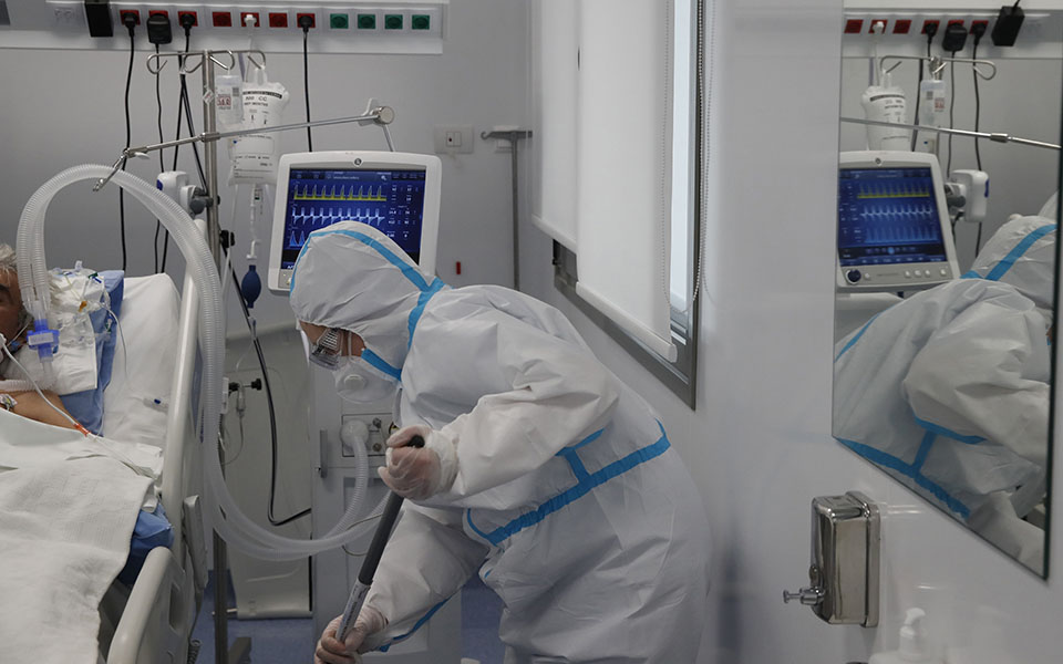 «Δεν σε είδα, δεν σε ξέρω»: Οι αφανείς ήρωες των ΜΕΘ-2