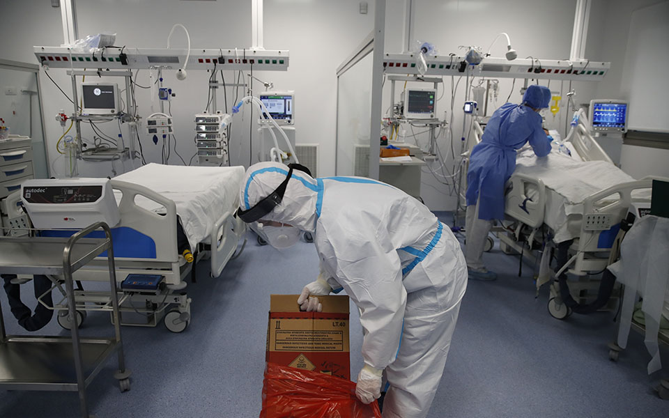 «Δεν σε είδα, δεν σε ξέρω»: Οι αφανείς ήρωες των ΜΕΘ-8