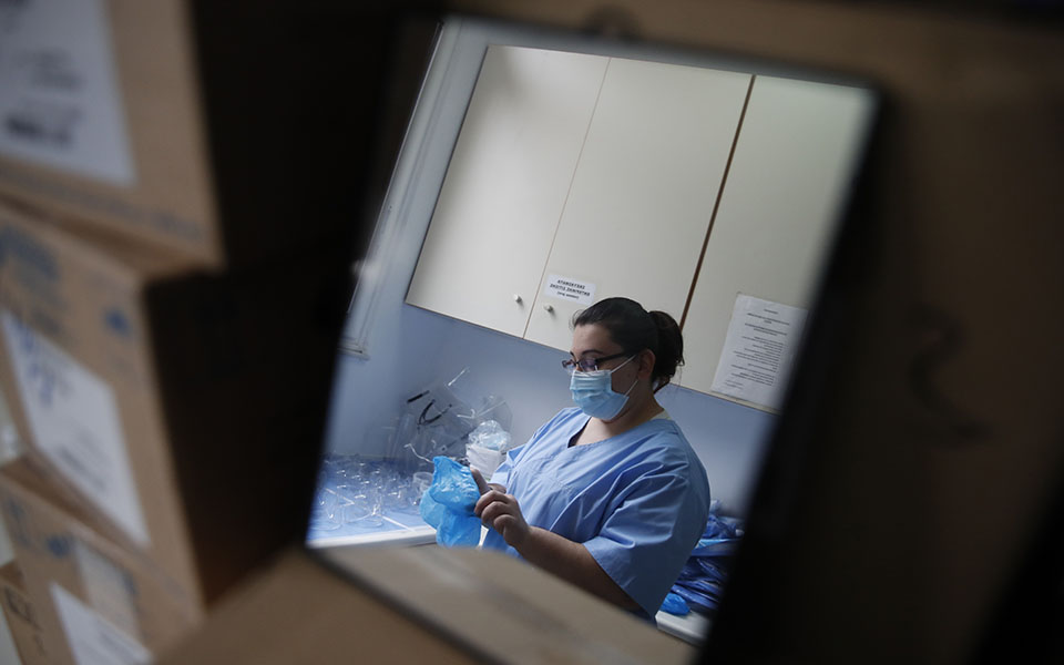 «Δεν σε είδα, δεν σε ξέρω»: Οι αφανείς ήρωες των ΜΕΘ-1