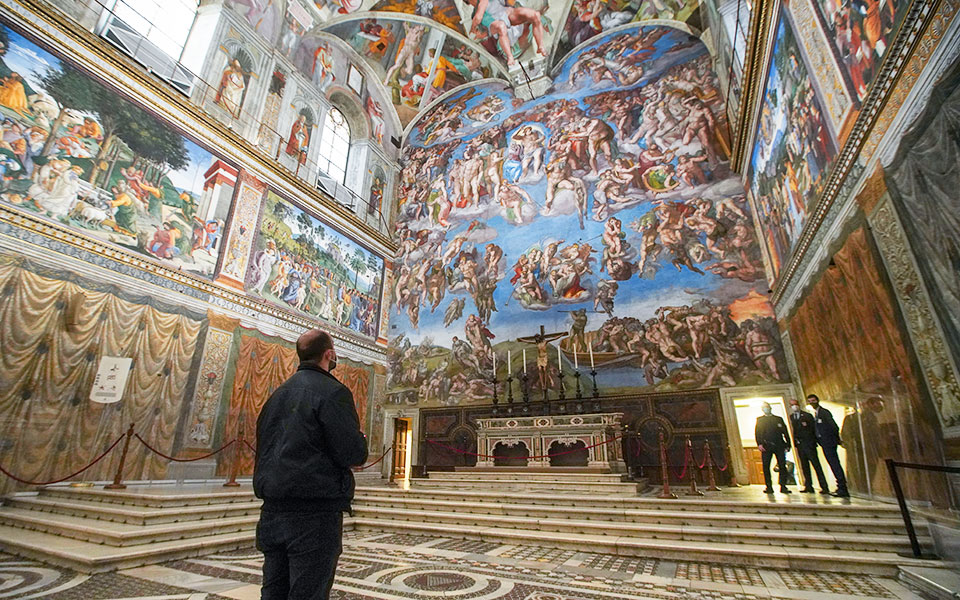 δειλό-άνοιγμα-στην-ιταλία-561249217