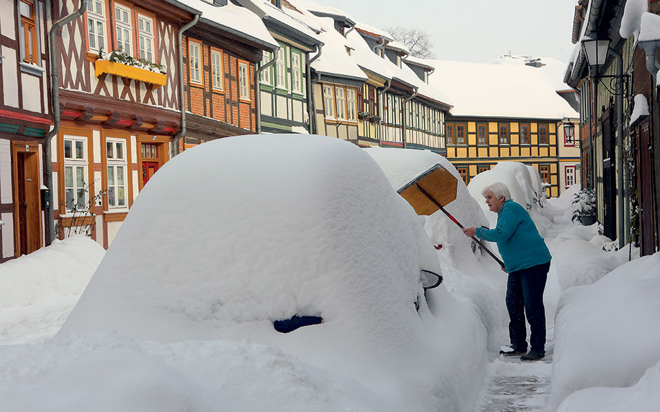 συνηθισμένη-στα-χιόνια-561264943