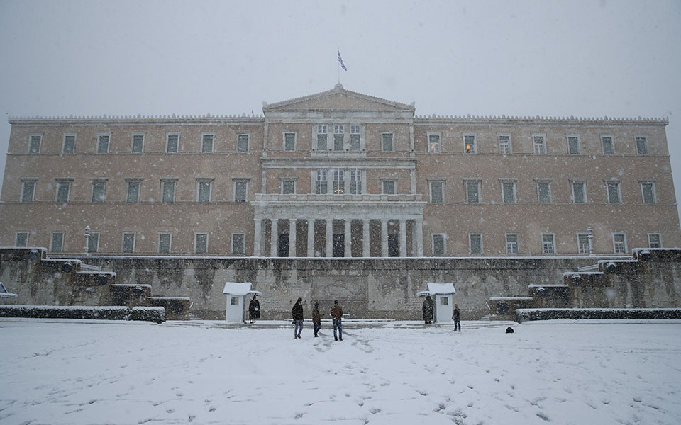 Οι Αθηναίοι ξύπνησαν σε «αλπικό» τοπίο-12