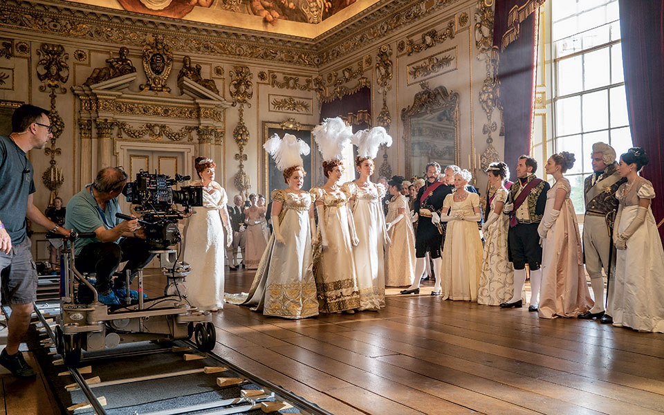 ντύνοντας-το-bridgerton-561259603