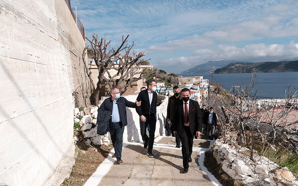 βολές-της-αντιπολίτευσης-για-το-γεύμα-561255997