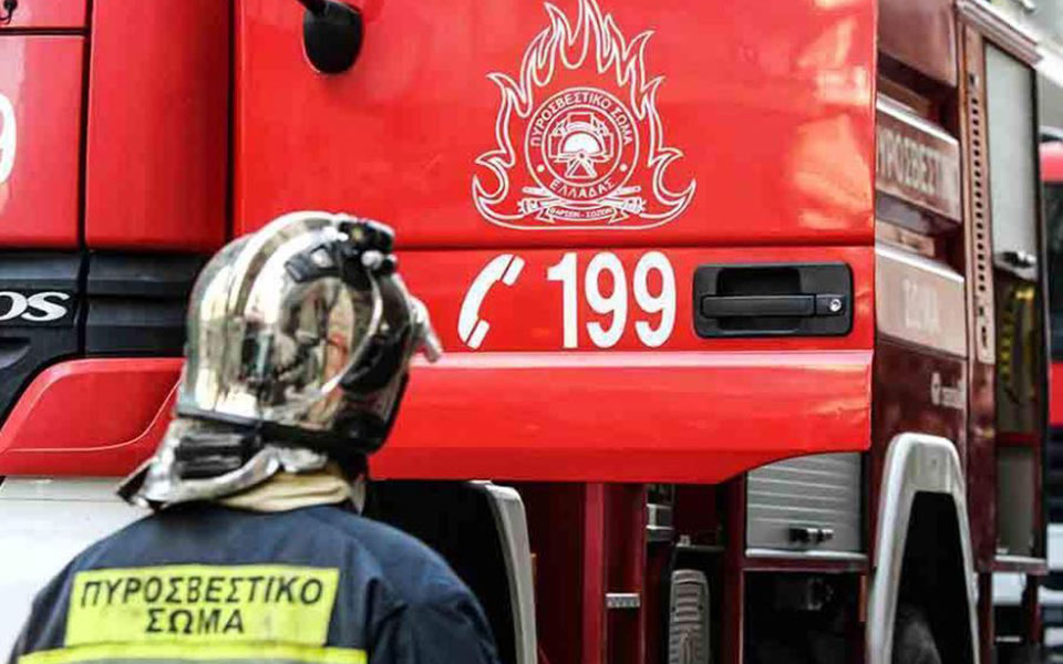 πυρκαγιά-σε-φανοποιείο-στο-περιστέρι-561252985