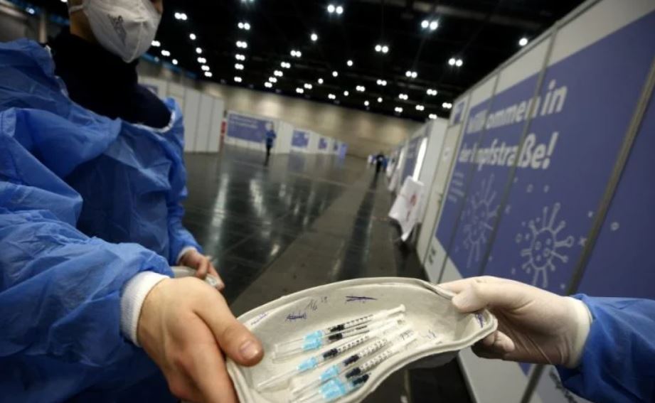 θετική-στο-διαβατήριο-εμβολιασμού-η-α-561266803