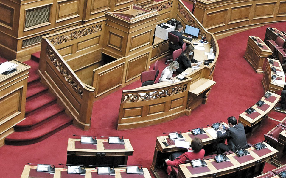 στη-βουλή-οι-δικογραφίες-του-συριζα-561251902