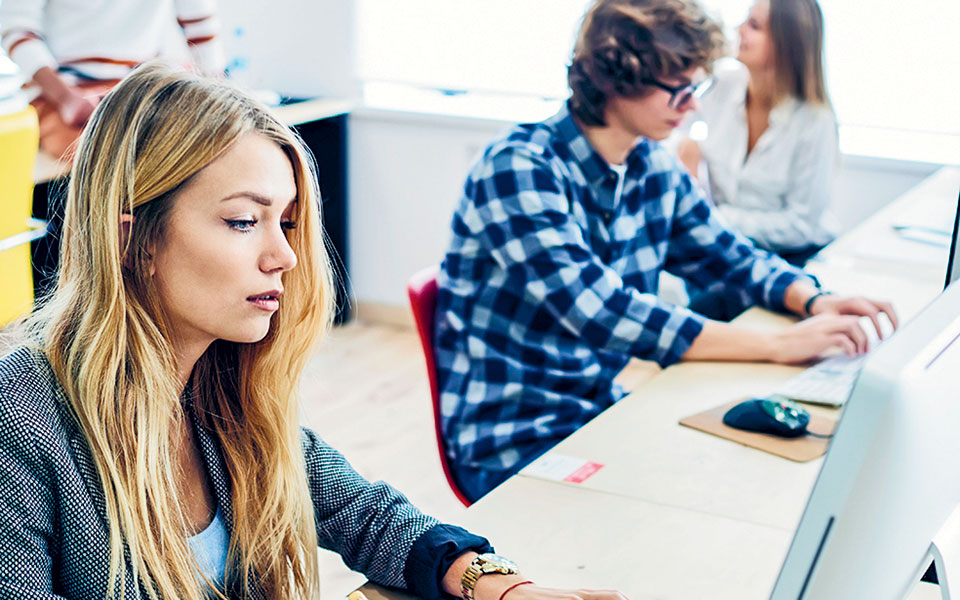 τα-κριτήρια-για-το-επίδομα-των-400-ευρώ-σε-561254539