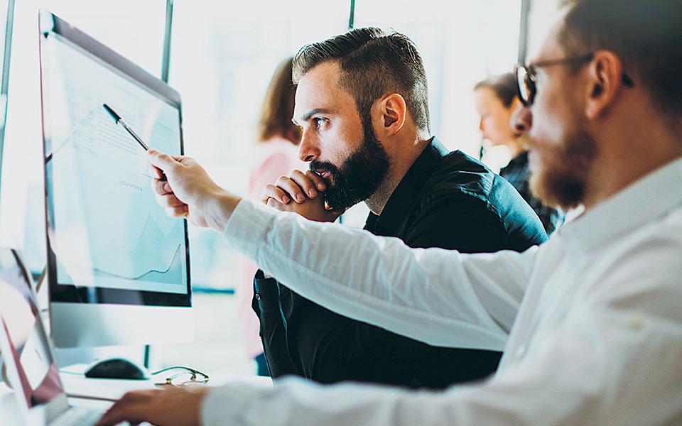 η-τράπεζα-αναλαμβάνει-ρόλο-συμβούλου-561257617