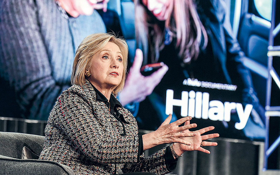 οι-θεωρίες-συνωμοσίας-καταλήγουν-στη-561257494