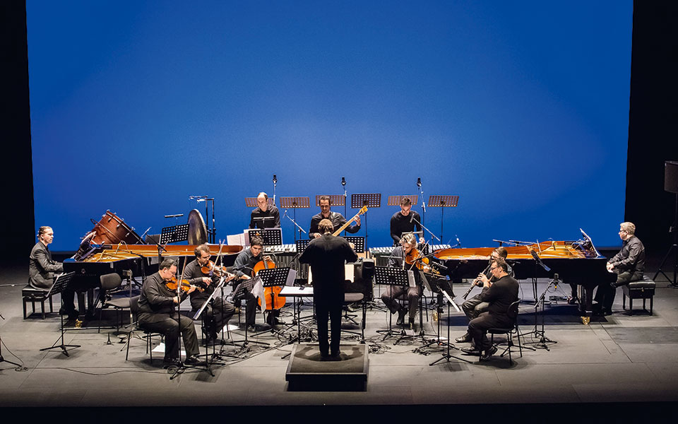 εκτακτωσπροτάσεις-για-τις-μέρες-του-lockdown-561258628