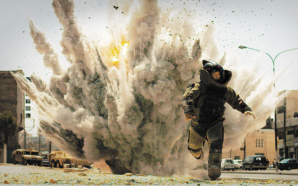 γυναικεία-ματιά-πίσω-από-την-κάμερα-561260563