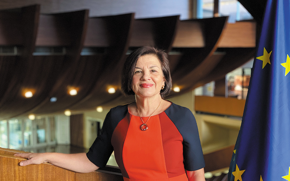 Η πολιτική ακόμη ανδροκρατείται-1