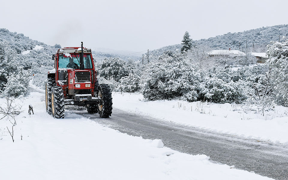 ακραία-χειμερινό-σκηνικό-561261352