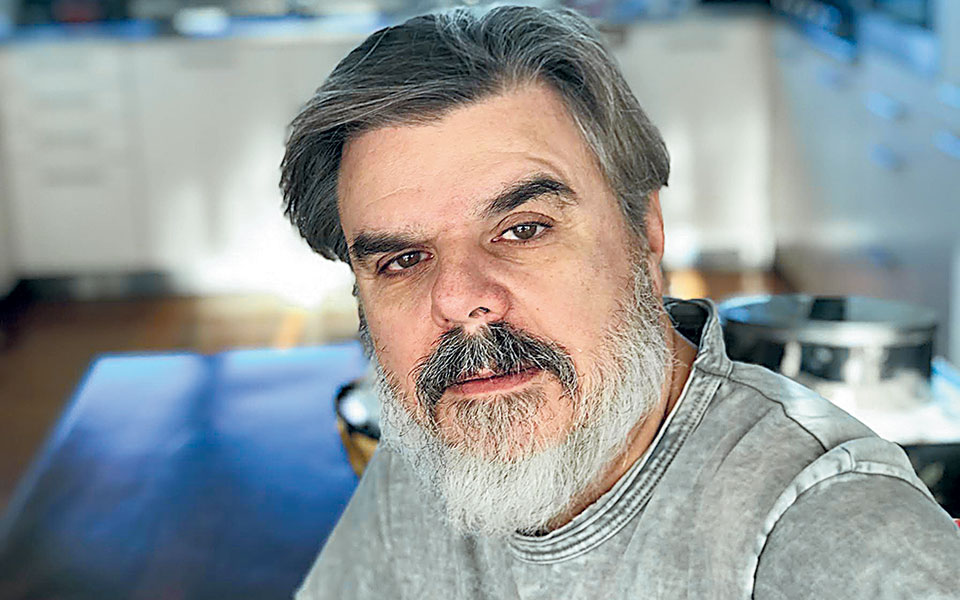 Μ. Χολέβας: «Να μην κολλήσουμε στον βάλτο»-1