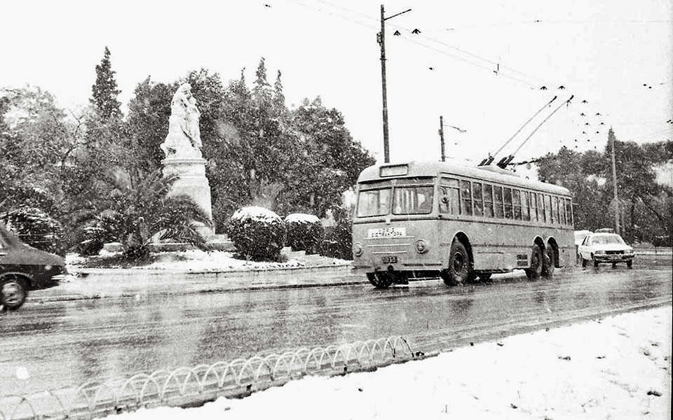 χιόνι-στην-αθήνα-όταν-τα-δουλικά-εκσφ-561266116