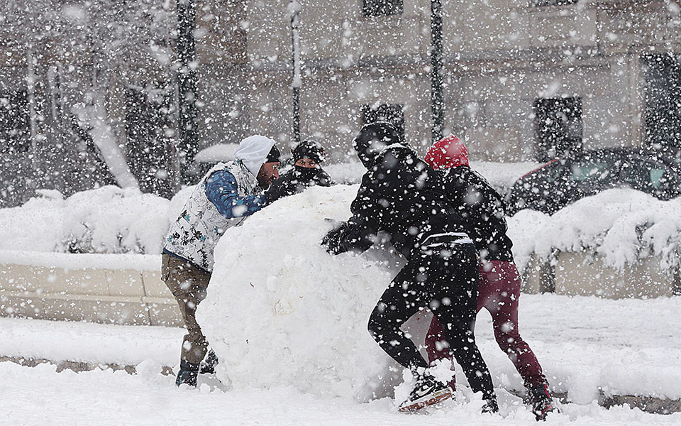 «Τηλε-κοπάνα» για παιχνίδι με το χιόνι-1
