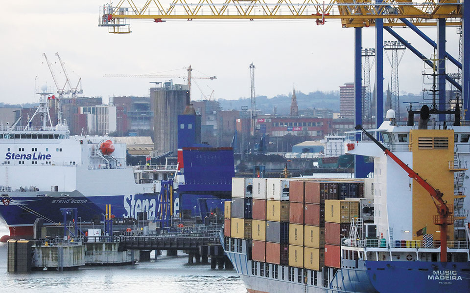 φον-ντερ-λάιεν-πρέπει-να-επανεξετάσου-561268438