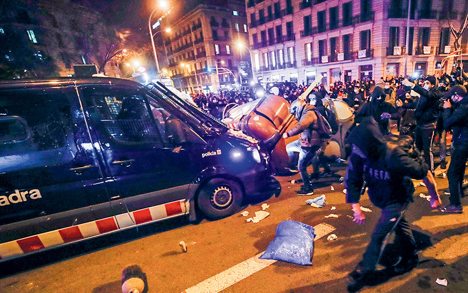 ισπανία-βίαιες-ταραχές-για-τη-σύλληψη-561269386