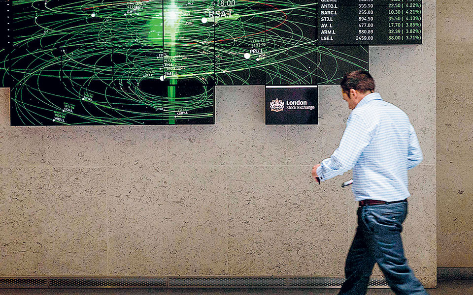 τα-αρνητικά-επιτόκια-σύμμαχος-του-π-561273940