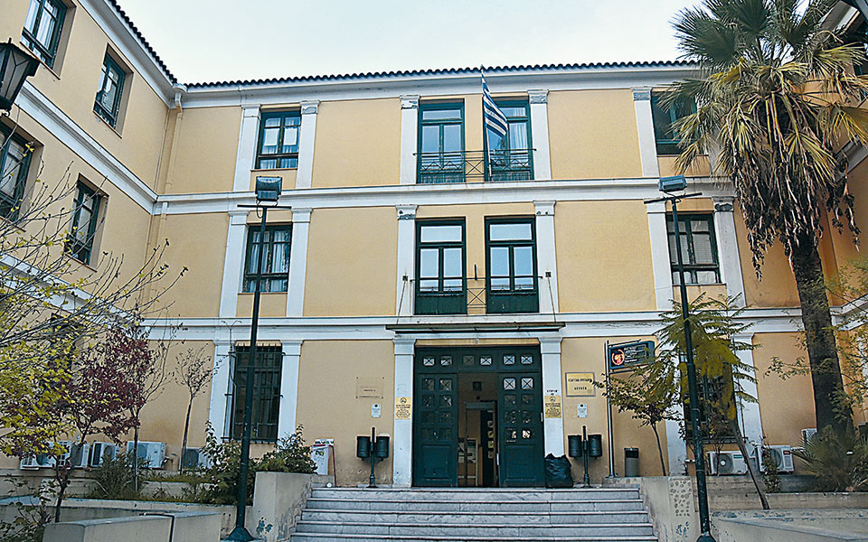 τσουνάμι-αποκαλύψεων-για-βιασμούς-561273301