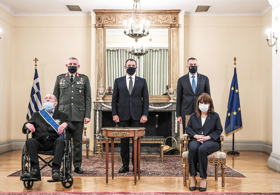 Η Κατερίνα Σακελλαροπούλου τίμησε τον μέγα ευεργέτη Ιάκωβο Τσούνη-3