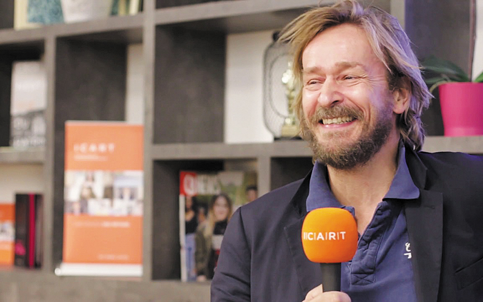 πώς-διευθύνεται-ένα-εθνικό-θέατρο-561276043