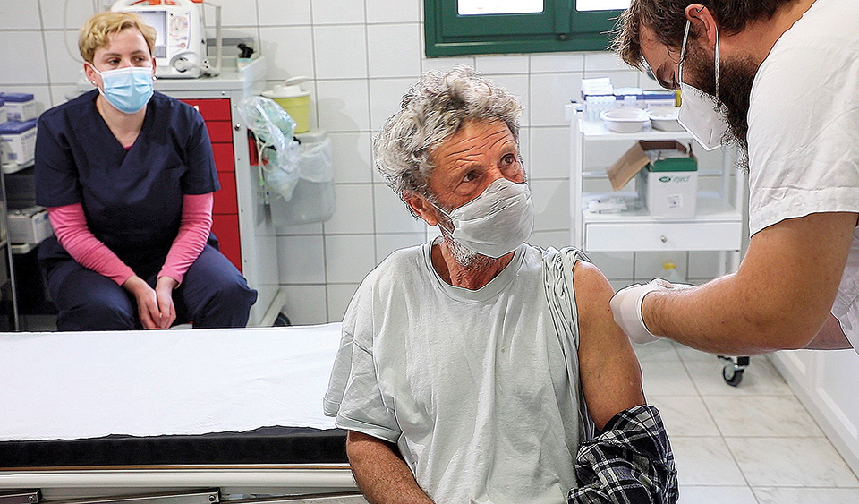 «Το εμβόλιο για τα μικρά νησιά είναι θείο δώρο»-8