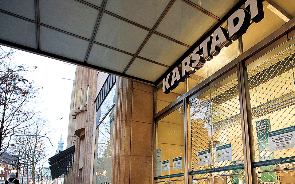 γερμανία-μπαράζ-προσφυγών-από-εμπόρο-561277405