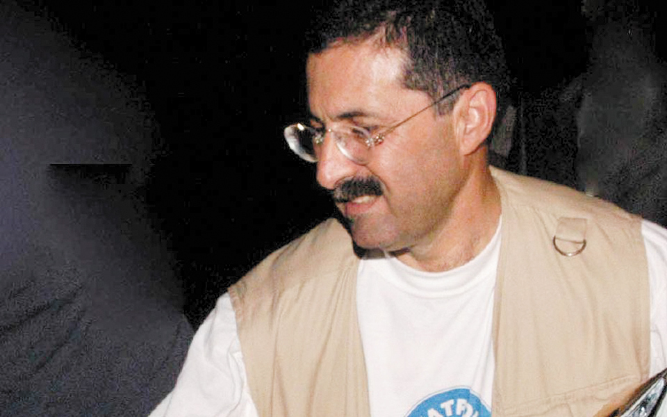 τρυφερός-αποχαιρετισμός-στον-θεόφιλ-561279502