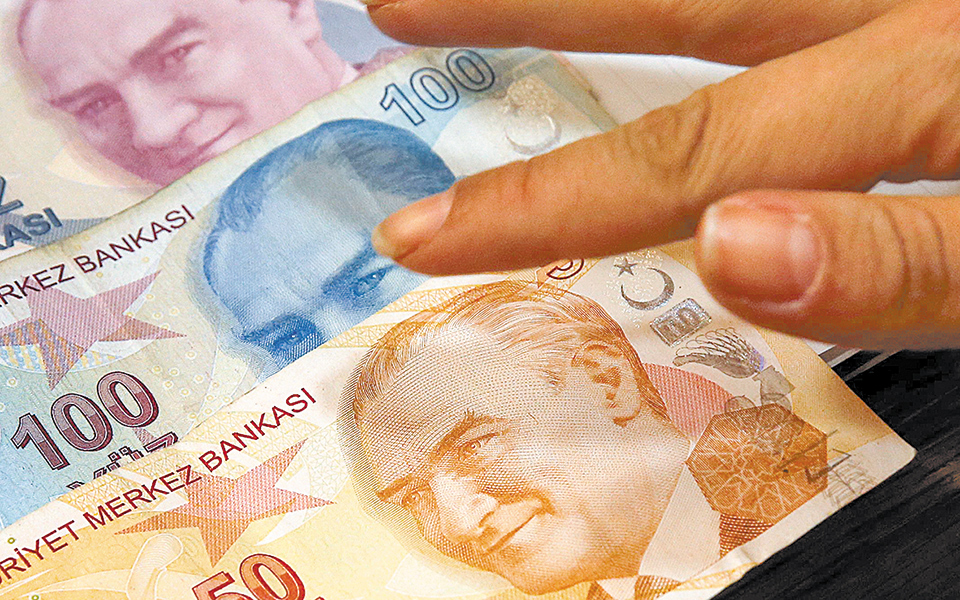 βουτιά-για-την-τουρκική-λίρα-το-τελε-561279667