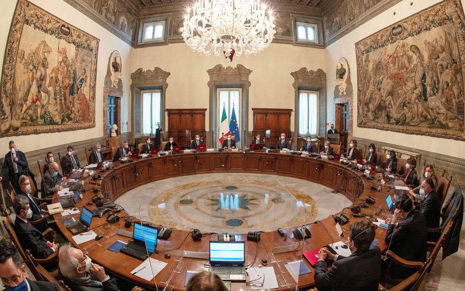 ορκίστηκε-η-κυβέρνηση-ντράγκι-στη-σκι-561263659