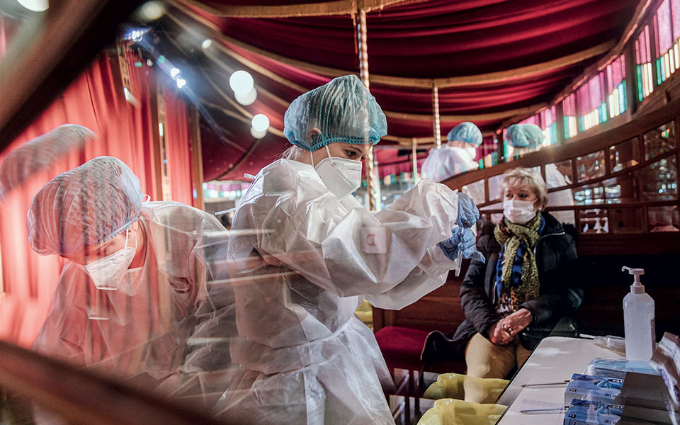 «Πρέπει να απορρίψουμε τις ταμπέλες»-1