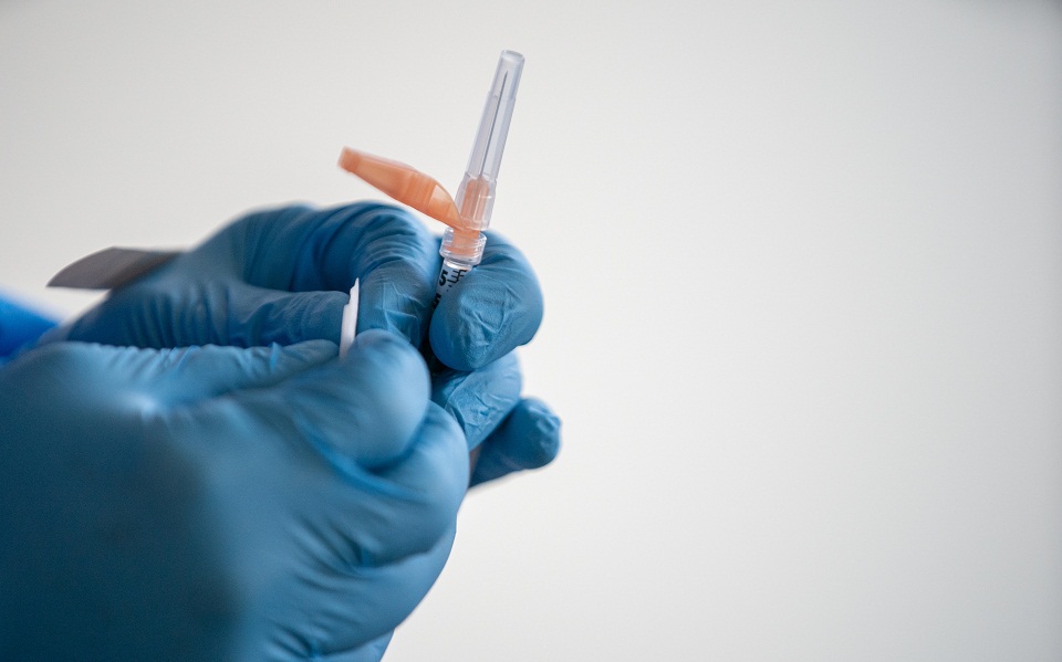 μία-δόση-εμβολίου-της-pfizer-αρκεί-για-να-μει-561277414