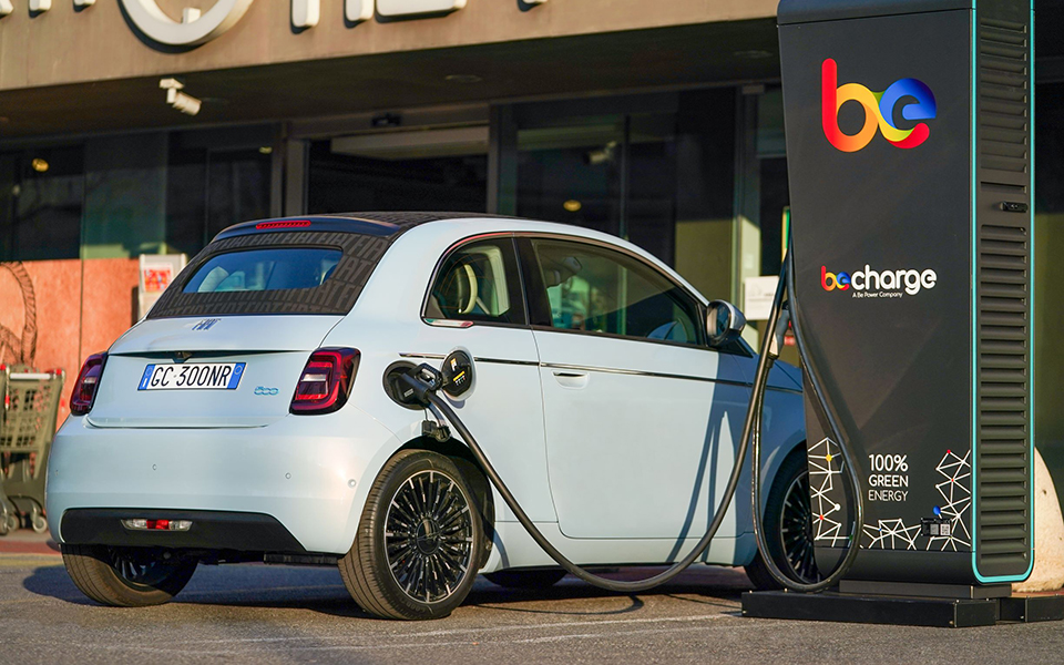 to-ηλεκτρικό-fiat-500-θα-πληρώνεται-για-να-στ-561269263