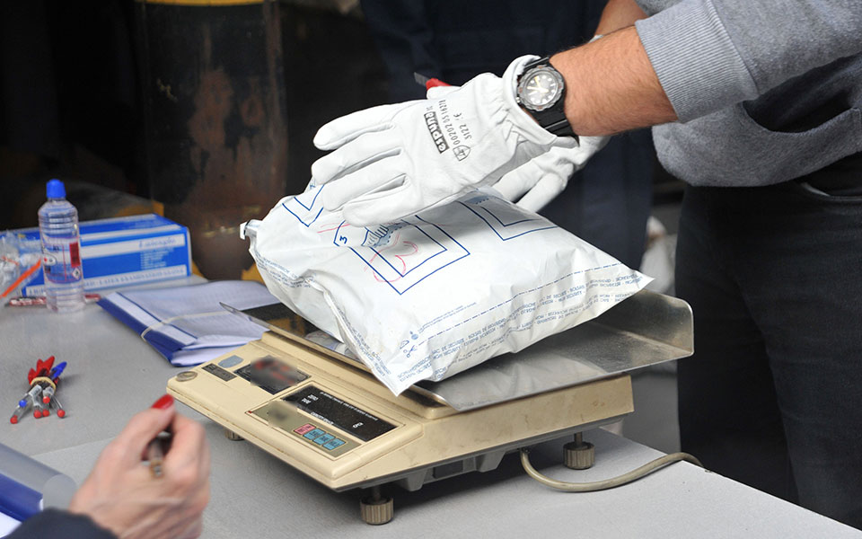 στον-ανακριτή-για-τα-300-κιλά-κοκαΐνης-561249106