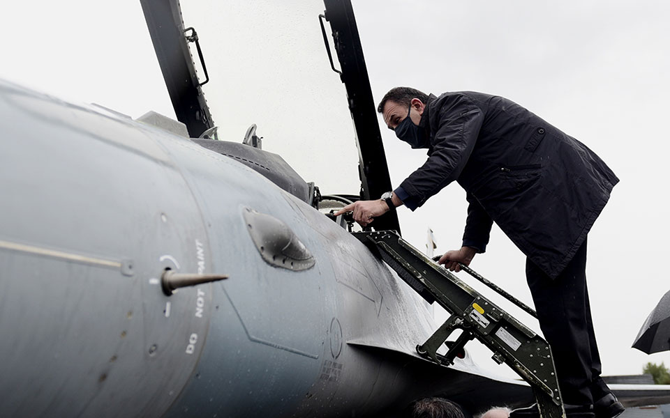 αναχωρεί-για-ηπα-το-f-16-viper-561249157