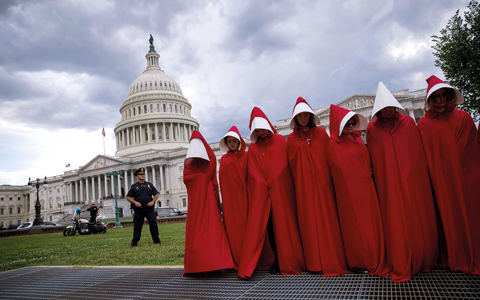 όταν-οι-σειρές-βγαίνουν-στον-δρόμο-561259150