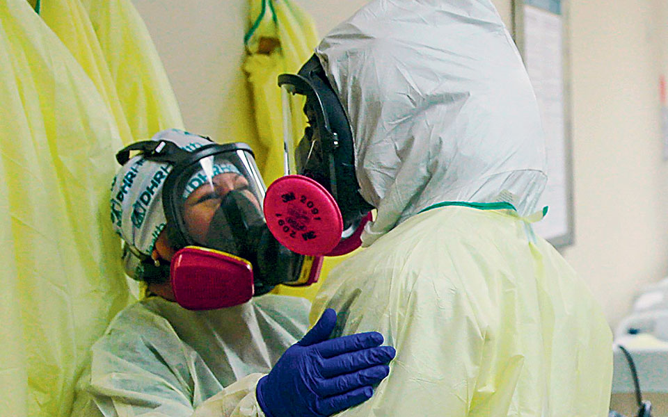 μισό-εκατομμύριο-οι-νεκροί-στις-ηπα-561273289