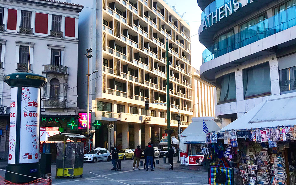 κύκλοι-ζωής-και-στρώσεις-του-χρόνου-στ-561273979