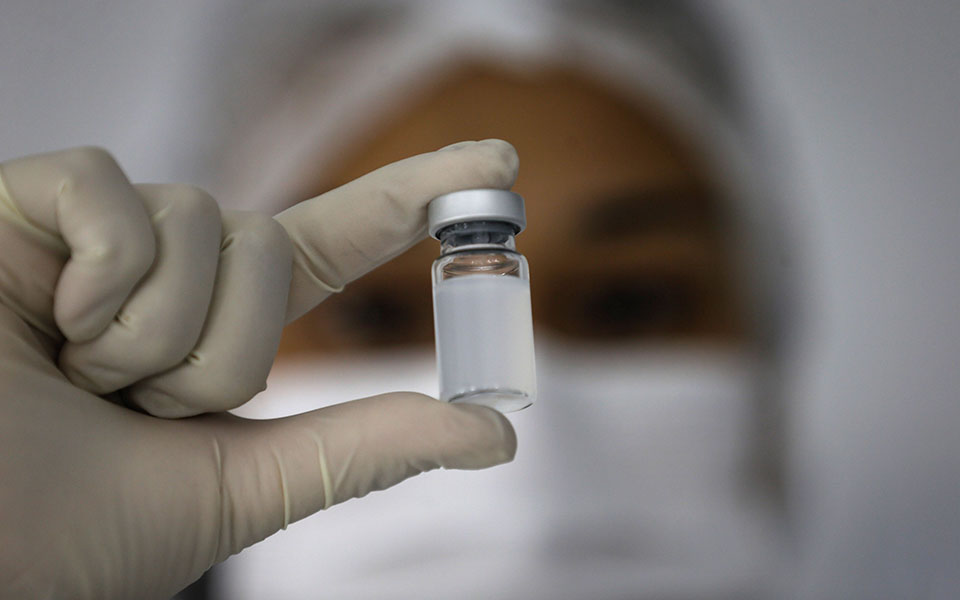 εμβόλιο-astrazeneca-όχι-στους-άνω-των-65-και-στη-561251494