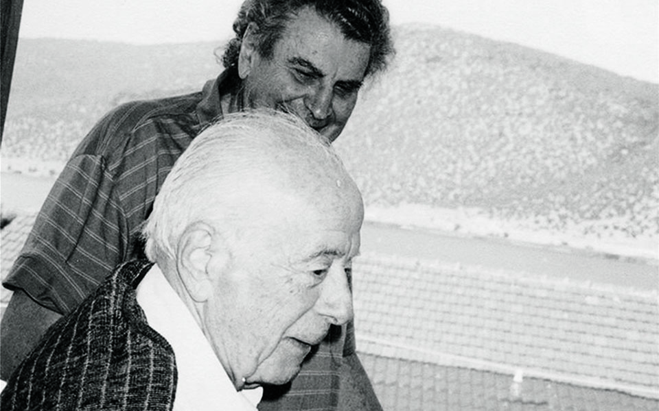 ενα-επετειακό-λεύκωμα-ιχνηλατεί-τον-561278812