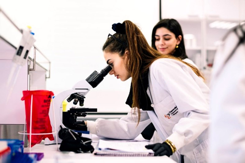 Πώς η Κύπρος δημιουργεί γιατρούς «νέας γενιάς»-2