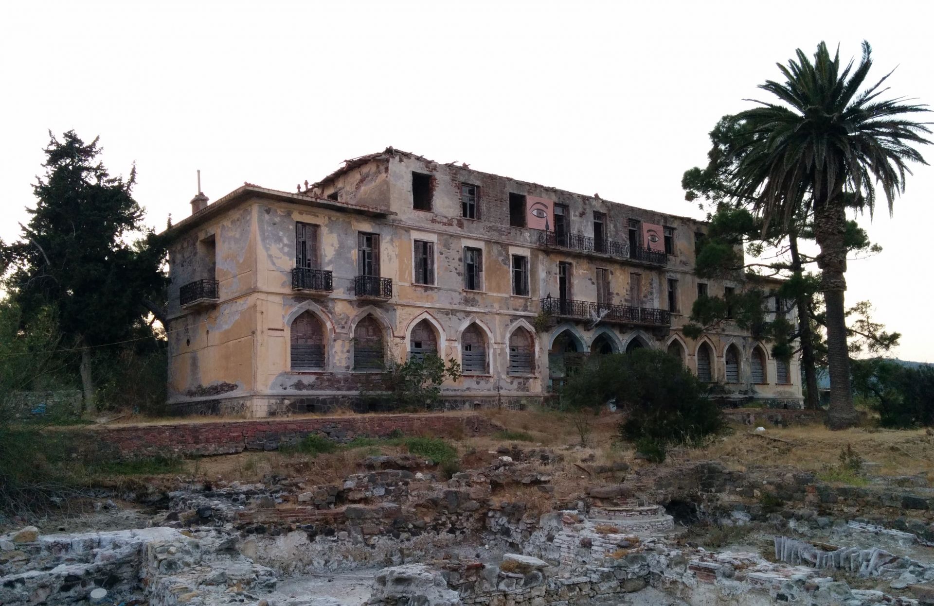 Επιστολή για τη διάσωση του πρώην ξενοδοχείου Σάρλιτζα Πάλας στη Λέσβο-1