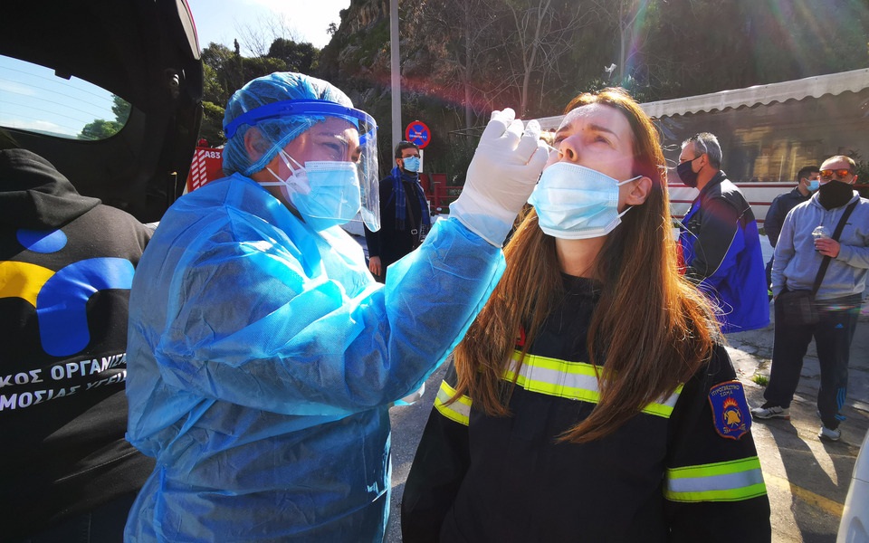 στα-1-630-τα-νέα-κρούσματα-covid-19-με-379-διασωληνωμ-561279133